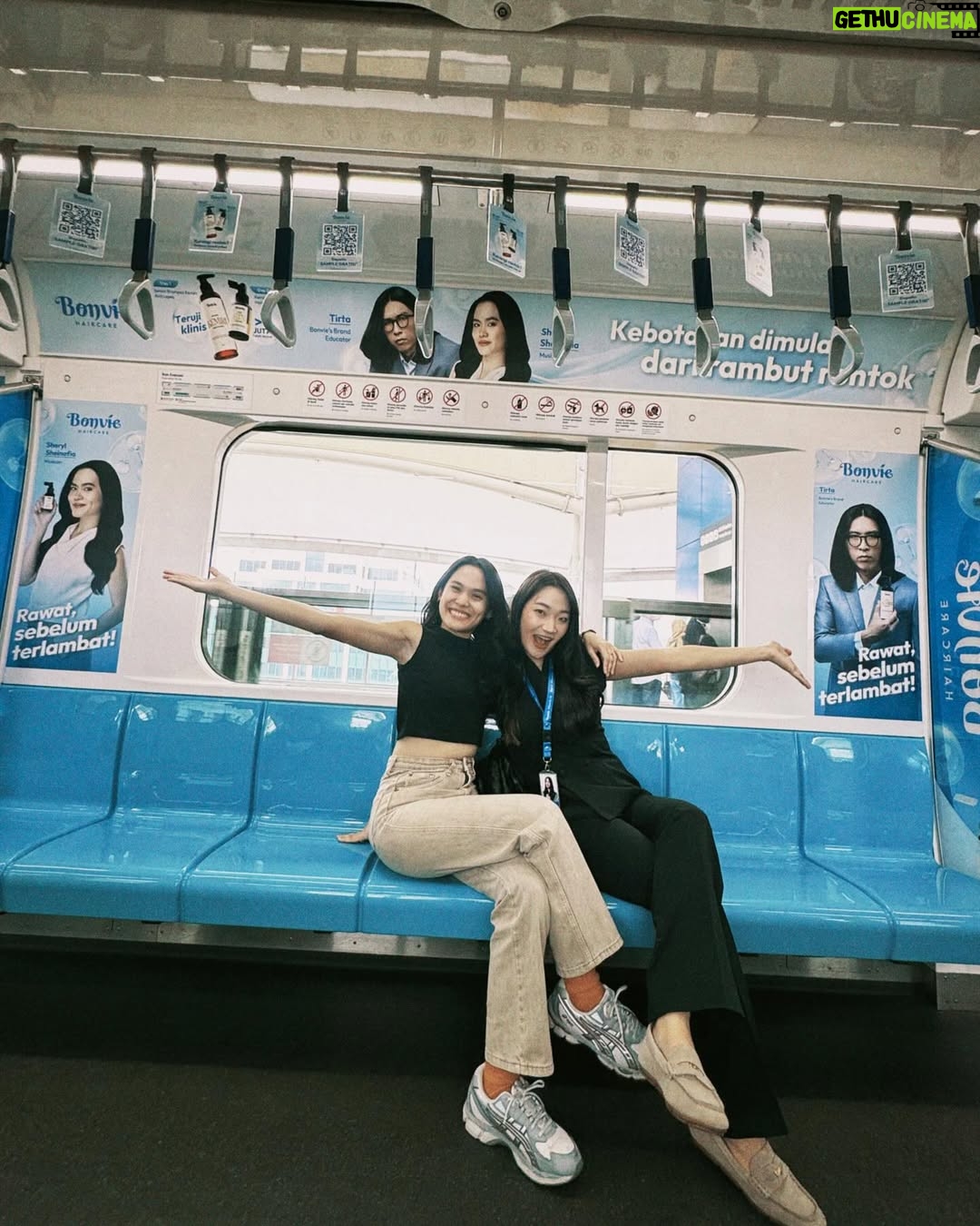 Sheryl Sheinafia - 25.9K Likes - (ㅅ´ ˘ `) @bonvie.id ( ˶ˆᗜˆ˵ ) ‼️💕
you're on your morning commute and I pop up 🚆👋
wild to see this in the MRT, but even prouder to stand behind a brand that’s been a real game-changer for me.
JKT, we out here!
This keeps it chill but adds a bit more depth—let me know if you want any tweaks!