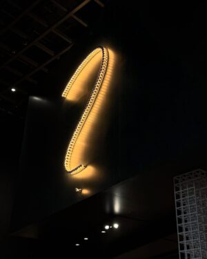 Shim So-young Instagram - 서울 구석구석🏙️ (오! 나 이제 20장 된다!)