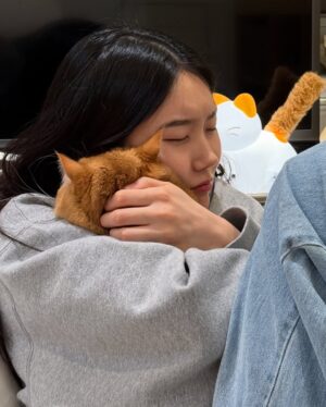 Shim So-young Instagram - 나 유치원 때부터 루미큐브 했는데 한방에 졌어….