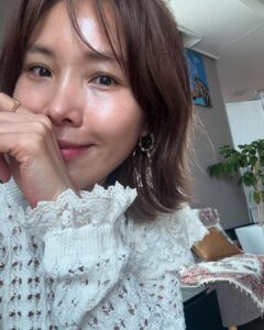 Actress Shin Bong-sun HD Photos and Wallpapers March 2025