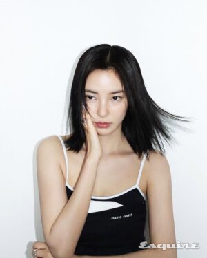 Shin Su-hyun Instagram - @esquire.korea 🥳