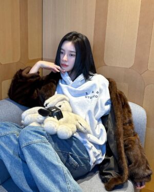 Shin Su-hyun Instagram - 🌹
