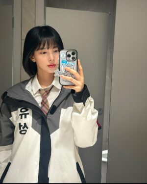 Shin Su-hyun Instagram - 이지우  셀카