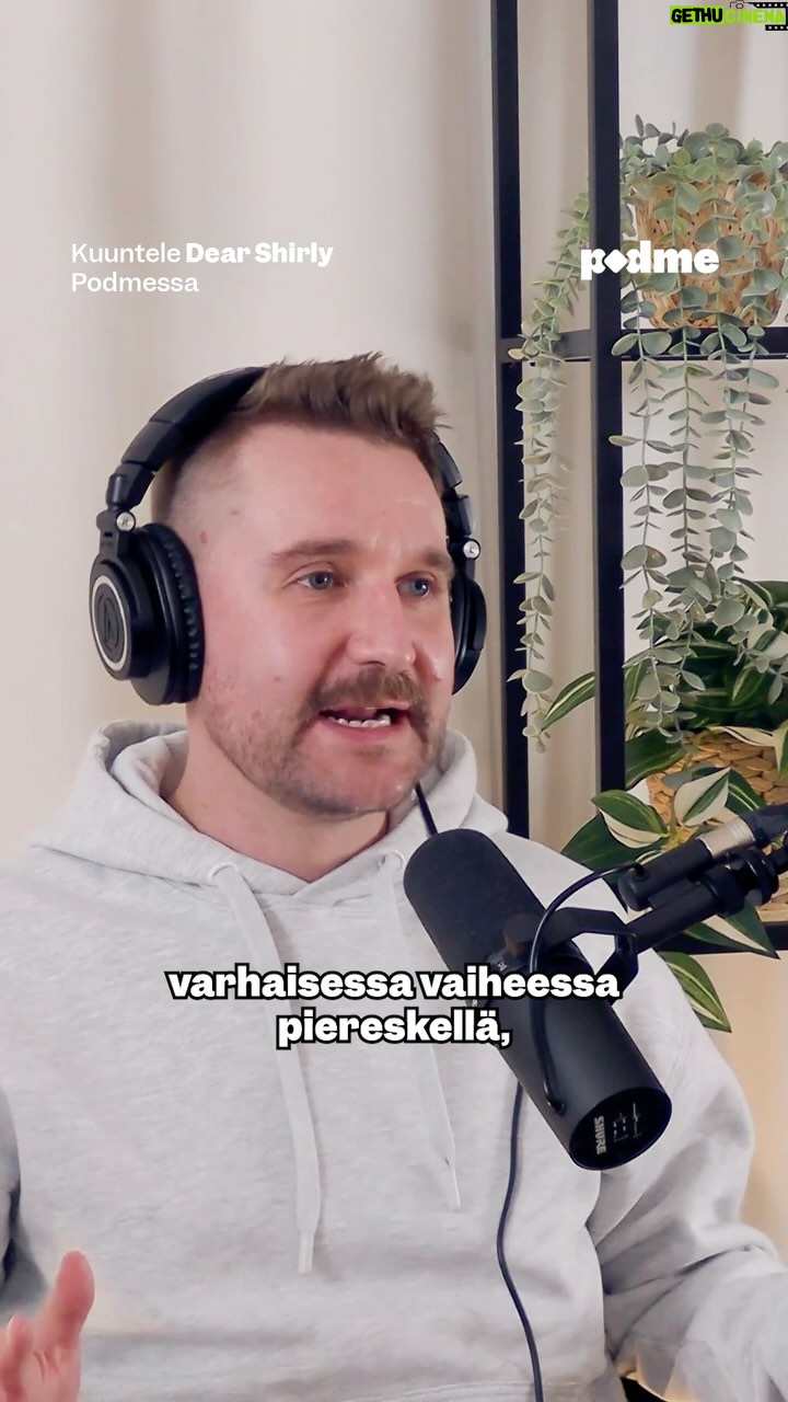 Shirly Karvinen - 616 Likes - ”Piereskelkää ja käykää vessassa ovet auki” -Joonas Nordman. 🙋🏻♀️😆 Uusi Dear Shirly -jakso ja uudet kysymykset on täällä. 🎧 Vieraana yksi suosikki Porilaisistani: @joonasnordman_official ❤️
Jaksossa mietitään, että miksi puoliso ei halua tukea elämäntapamuutoksessa? Entä mitä tehdä jos ei vaan pääse eksästä yli ja miten saada eksä takaisin kun itse meni alunperin jättämään?
Kuuntele jakso @podme_suomi 😍