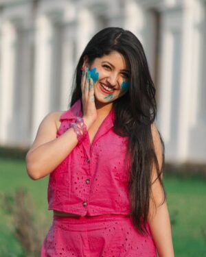 Shivani Sangita Instagram - Happpyyyyyy Holiiiiiiiii 🩷🩵

📸 @sk_azhar_ali thank you for such beautiful clicks😍