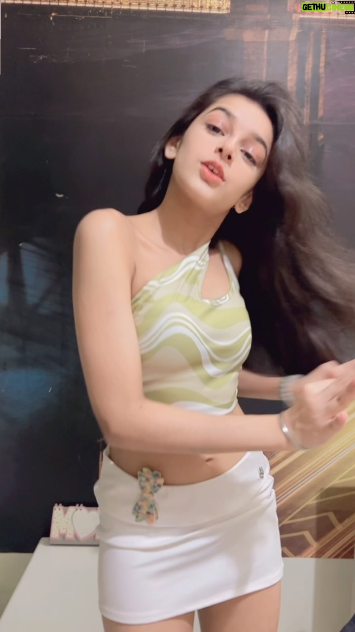 Shivika Rishi - 21.2K Likes - 🤍✨
#instagram #viralvideos
#explorepage #kulosa #kulosachallenge #camilacabello #trendingreels