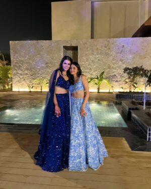 Shivvani Paatil Instagram - The lehenga of my dreams for #SarahAmbarJhoomUtha sangeet night!😍🦋 @seemagujraldesign 💙 Not exaggerating when I say I couldn’t feel my feet after this night but it was all worth it!! Celebrating @thattallgirlyouknow & @ambarsoodfitness with all of my fav people 🥹🤍 Ended the night in pajama’s cause that lehenga was half my weight lolol
.
.
.
.
.
.
Indian wedding // Shaadi // Indian wear // Lehenga // Sangeet outfit