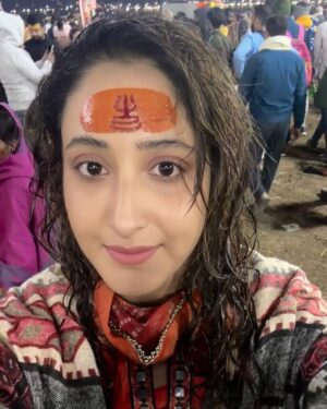 Shivya Pathania Instagram - महाकुंभ ब्रह्म मुहूर्त स्नान त्रिवेणी संगम ! #mahadevmahadev 

हर-हर गंगे
हर-हर यमुना
हर-हर सरस्वती 
ॐ नमः पार्वती पतये हर हर महादेव !
#sanatandharma #Mahakumbh #HarHarMahadev #Mahakumbh2025