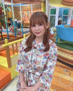Shoko Nakagawa Instagram - 最近のテレビ衣装たち👗✨

🔎1,2枚目〈音ボケPOPS〉
ニット、リボン柄インナー
@candystripper_official
スカート
@mmts_nekotomo

🔎3枚目〈ひるおび〉
@adonisis_official

🔎4,5枚目〈アメトーーク〉
ワンピース
@maria_ohba_official 
ピアス
@vatsurica_official 

🔎6枚目〈ひるおび〉
@wildlily_daikanyama

🔎7,8枚目〈音ボケPOPS〉
@shunsatsu_no_kuni

🔎9,10枚目〈ひるおび〉
@janemarple_official

#ひるおび #音ボケpops #ワンピース