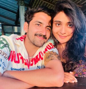 Shraddha Dangar Instagram - Happy Birthday to my husband, my home, my adventure partner, and the reason I need constant naps 🤣 
& Loko mate jeev-va vado manas♥️ since college days ! 
Big thanks to my mother-in-law for creating this cozy, loving, and occasionally hilarious home that I get to call mine. ♥️
I love you🥹♥️
@akash_pandya