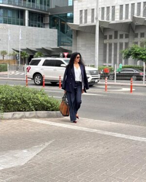 Shraddha Musale Instagram - Work mode on, but dancing spirit evergreen.

#workwearstyle #corporatefashion #corporatestyle