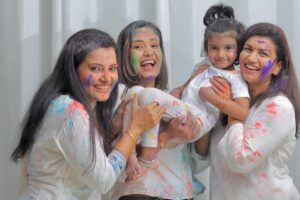 Shruthi Raj Instagram - Holi celebrations 🥳🎉 
Wishing you all a Happy Holi 💐🥰❤️
@iamsruthiraj @sruthi_shanmuga_priya @sitara_chintala