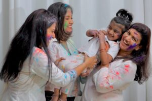 Shruthi Raj Instagram - Holi celebrations 🥳🎉 
Wishing you all a Happy Holi 💐🥰❤️
@iamsruthiraj @sruthi_shanmuga_priya @sitara_chintala