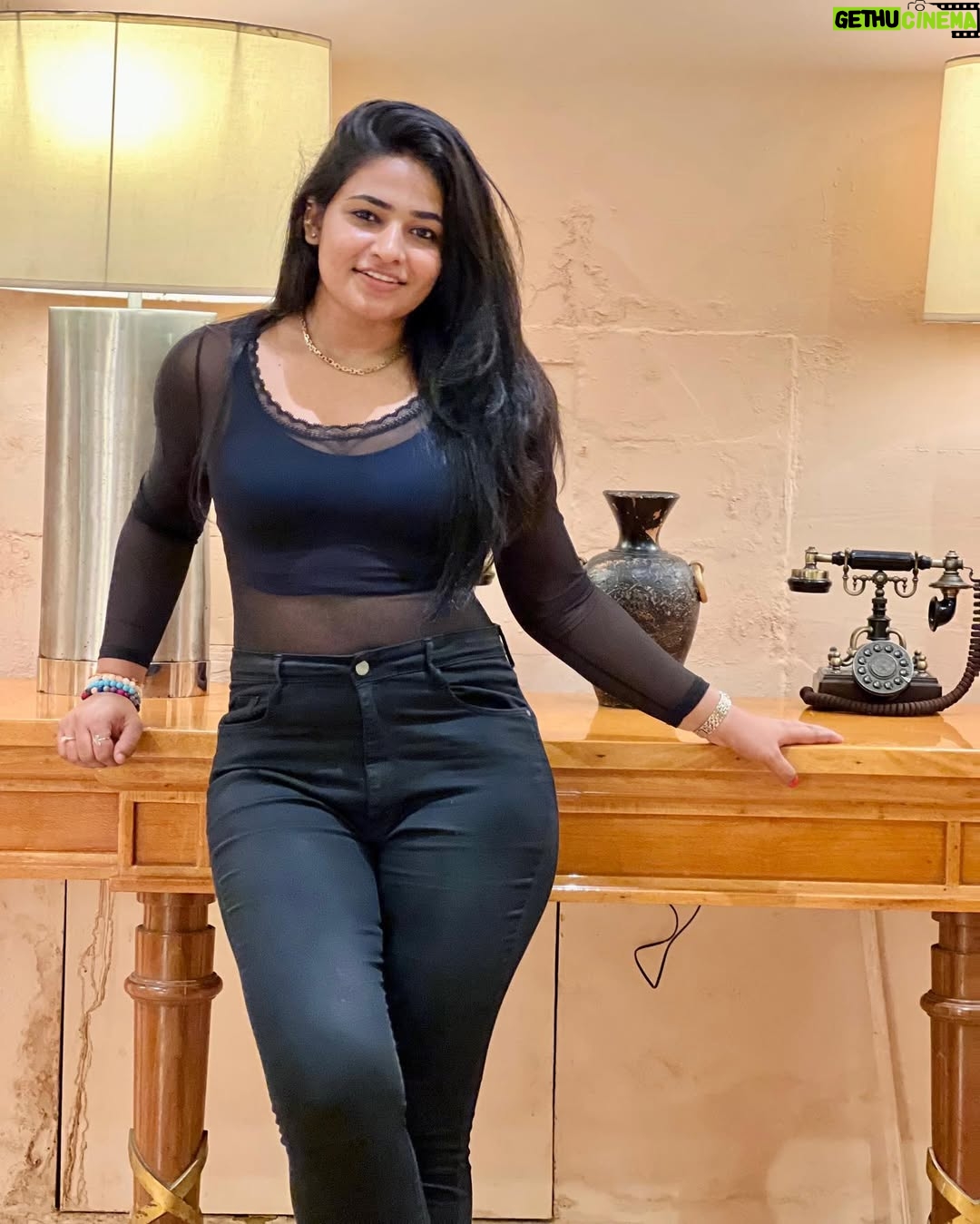 Shruthi Selvam - 20.6K Likes - Heard You missed me ;) 💃
.
.
#shruthiselvam #black #blacklover #ootd #fashion #love #happy fashion #phototoday #instadaily