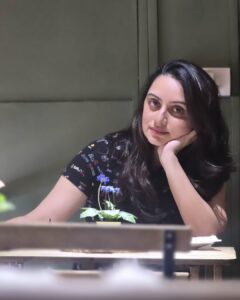 Actress Shruti Marathe HD Photos and Wallpapers September 2025