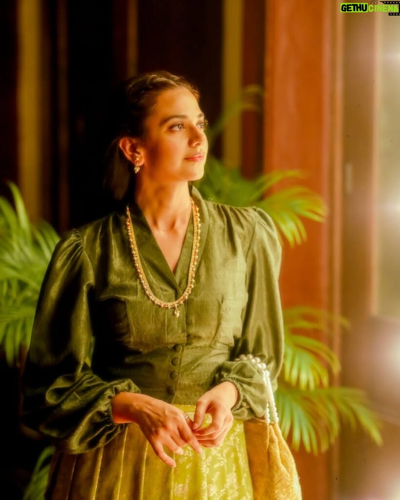 Actress Shruti Sharma HD Photos and Wallpapers March 2025 | Gethu Cinema