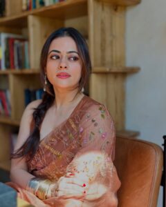 Actress Shruti Sodhi HD Photos and Wallpapers March 2025