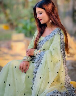 Shweta Jaiswal Instagram - 🌸🌸🌸🌸

#saree #photography #love #sareelove #sareelover #outfits #sareefashion