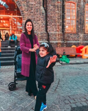 Shweta Sood Instagram - Photo Dump From Yesterday! 
.
#AnayaSood
.
.
.
.

.
.
.
#potd #shimla #himachal #winter #christmas #newyear2024 #shwetasood #punjabibrizzle 💕