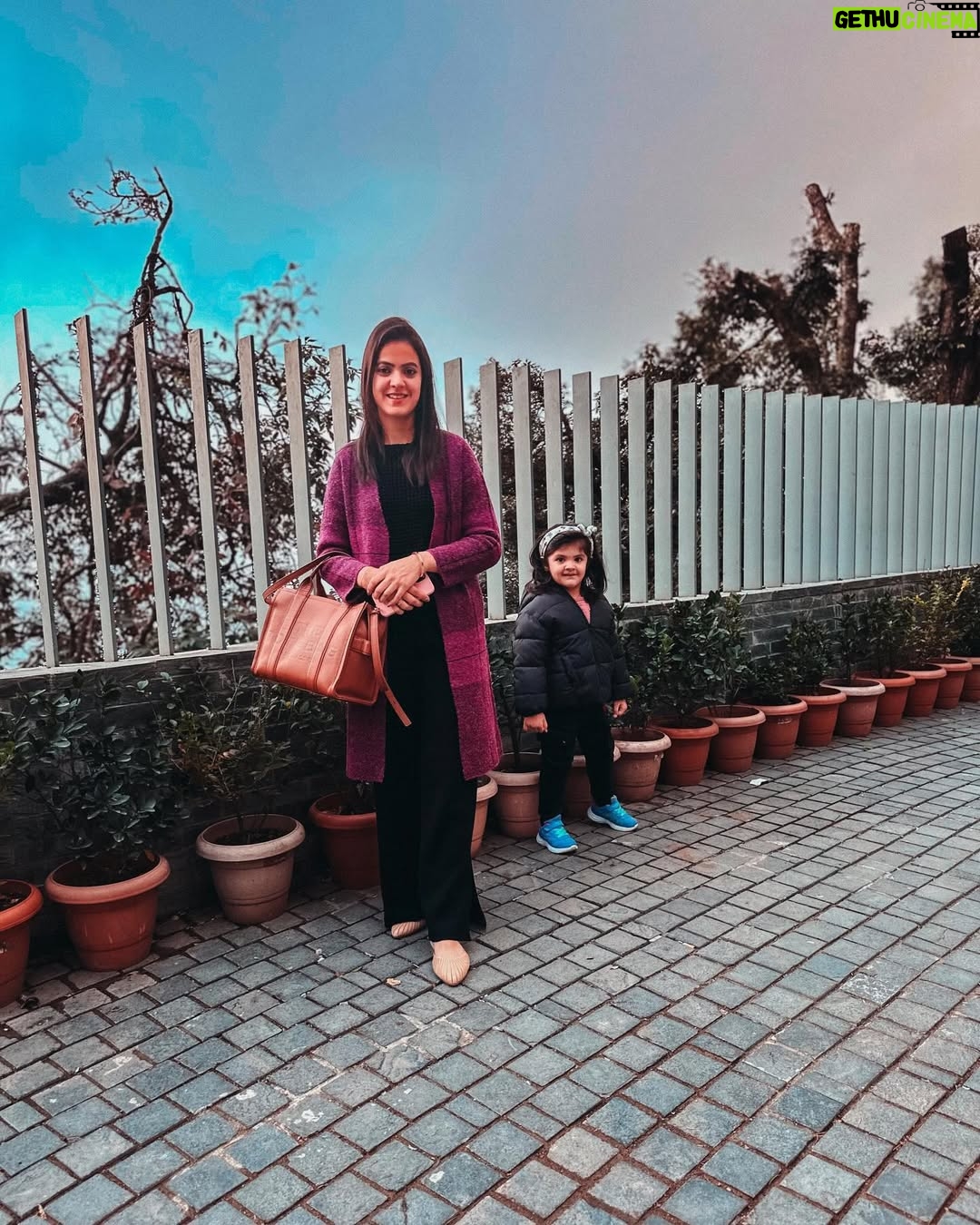 Shweta Sood - 3 Likes - Photo Dump From Yesterday!
.
#AnayaSood
.
.
.
.
.
.
.
#potd #shimla #himachal #winter #christmas #newyear2024 #shwetasood #punjabibrizzle 💕