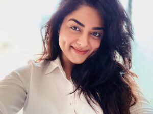 Actress Siddhi Idnani HD Photos and Wallpapers March 2025