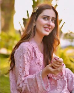 Actress Sidra Niazi HD Photos and Wallpapers July 2022
