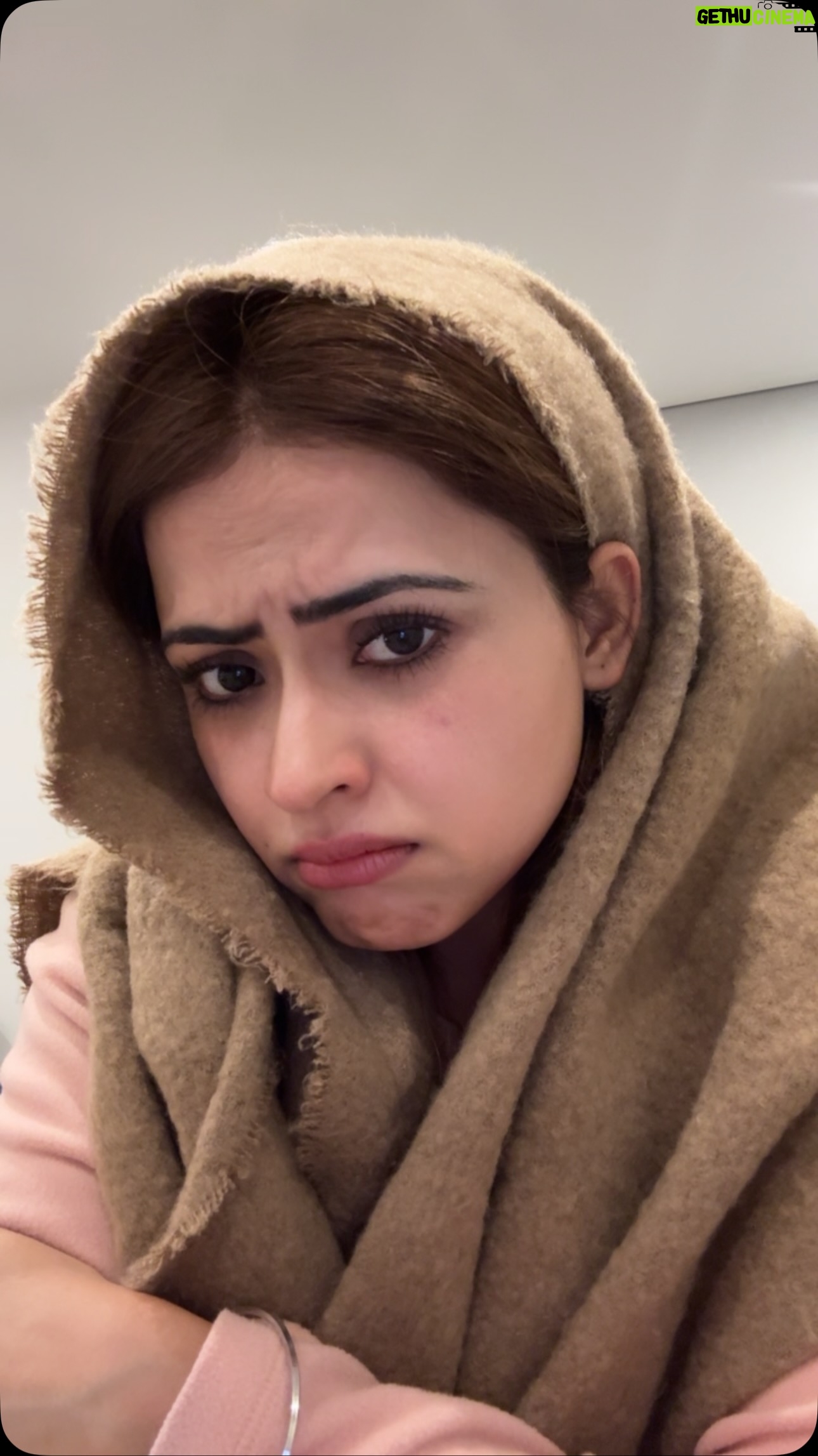 Simi Chahal - 22K Likes - 🙄