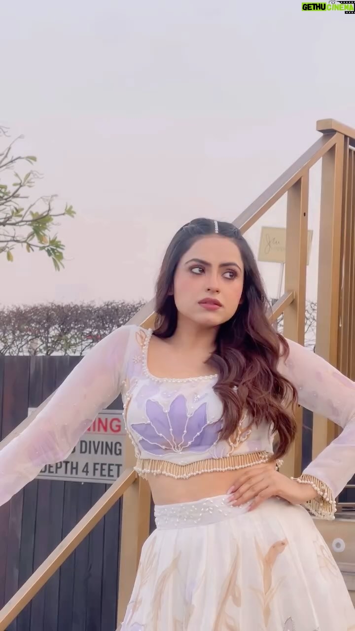 Simi Chahal - 24.1K Likes - 🦢
Special Customized Dress by : @scarlet_by_shrutijamaal 💟
