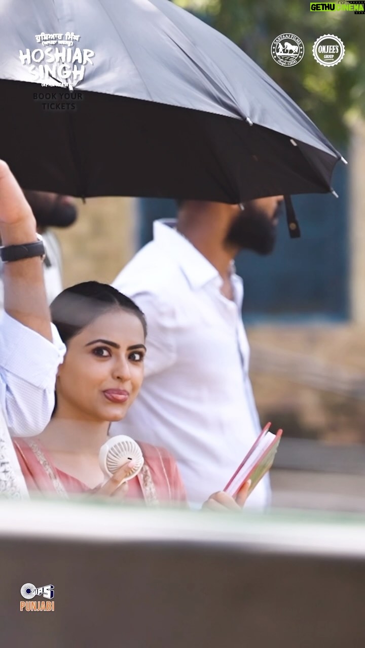Simi Chahal - 8.1K Likes - ese karke kull duniya te kalle aa sajjna 🙃😌🦄
#HoshiarSingh entered its 5th Successful week 😍
Dhanwaad ji tohda saareyan da for making it a hit 🙏🏼🥰
Angreji wali Keerat Madam from #HoshiarSingh 📚💯