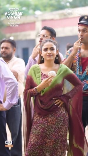 Simi Chahal Instagram - 4th Weekend going strong 
for #HoshiarSingh 😍

Dhanwaad ji tohda saareyan da 🥰🙏🏼