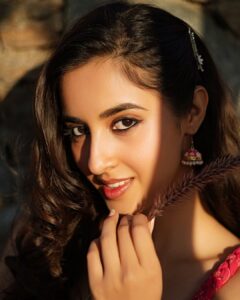 Actress Simrat Kaur HD Photos and Wallpapers March 2025