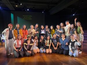 Sinjai Plengpanich Instagram - 21 มกราคม 2568….ฉลองวัยวันที่ล่วงเลยณ life studiobkk กับทีมละครเวที The life that was อบอุ่นมากค่ะที่ได้ฉลองวันเกิดในวันที่ยังมีงานที่เรารักให้เราได้โอบกอดมันไว้  ขอบคุณนะคะ🙏😘😍🎂