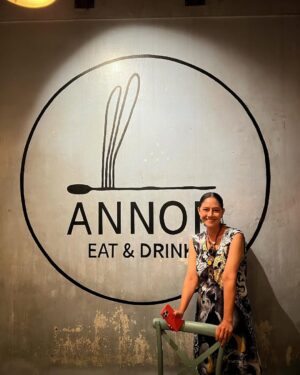 Sinjai Plengpanich Instagram - มาแล้วมาชิมอาหารใต้ที่ร้านเปิดใหม่ของ  @por_unnop  ร้าน“ANNOP” EAT&DRINK ร้านสวยเก๋ อาหารอร่อยทุกจาน บาร์ชั้น3บรรยากาศดีมาก เปิดแล้วนะคะ😘😋🥂🍾🥳
