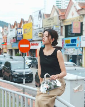 Sisley Choi Instagram - ⭐️🌟✨💫🌟⭐️
Planets align & I wish to be so deep in alignment with my purpose that my dreams start to chase me 🪷
.
@pedroshoes_official 
#pedroshoes_hk