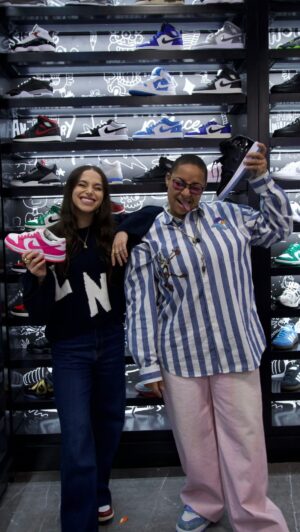 Sky Katz Instagram - getting @ravensymone a pair of shoes 👟🖤