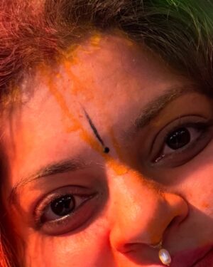 Sneha Wagh Instagram - Aisi Aayi Pichkaari Thakurji Ke Yahaan Se , Ke Seedhe Kesar Chandan Ka Gaudiya Tilak Banaa Diya Maathe Par 🫠
.
.
.
[ Shri RadhaRaman Ju , Vrindavan Ki Holi , Sneha Wagh , Shri Radhe Shyam ]
.
.
.
#holi #horikerasiya #shriradharaman #shriradharamanlalju #radharaman #radheradhe #shriradhe #radheshyam #vrindavan #snehawagh #sarangesneha