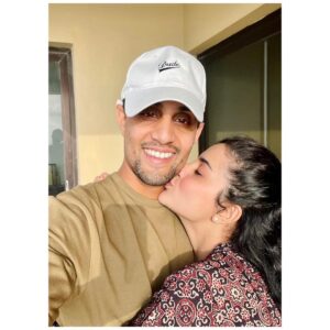 Sohai Ali Abro Instagram - He’s her lobster. ♥️👫🏻💋