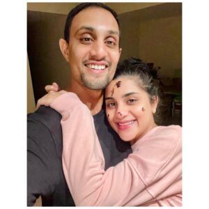Sohai Ali Abro Instagram - He’s her lobster. ♥️👫🏻💋
