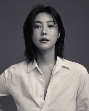 Solbi Instagram - Tilsitt Gallery Announces Its New Artistic Collaboration with Solbi!
 
We are delighted to announce our collaboration with the highly talented South Korean multidisciplinary artist Kwon Jian (Solbi), a leading figure in the contemporary art world. Her captivating works will be exhibited at Tilsitt Gallery starting on May 26, 2025.
 
A Singular Artistic Voice
Kwon Jian, known by her stage name Solbi, is an artist of exceptional talent who moves seamlessly between music, painting, sculpture, performance, and video art. Since her debut as a K-pop singer in 2006, she has established a distinctive artistic identity, skillfully blending visual art and music in an avant-garde approach that explores themes of identity, healing, and personal freedom.
 
A Powerful and Emotional Artistic Language
Solbi’s works offer a profound immersion into color, texture, and movement. Her acclaimed « Humming Letter » series reflects a deep personal exploration, expressed through vibrant color palettes and rich layered textures.
 
An Artist with Global Recognition
Her work has been featured in some of the most prestigious galleries and art fairs around the world:
✅ KIAF – COEX, Seoul
✅ Galleries Art Fair – Seoul
✅ Nuit Blanche – Paris
 
In addition to her paintings, Solbi is renowned for her powerful and immersive performance art. Her groundbreaking work at La Nuit Blanche Paris showcased her mastery of merging painting and body art, creating a deeply moving exploration of human emotion.
 
A Rare Opportunity to Experience an Immersive Artistic Journey
Solbi’s ability to transcend the boundaries between art and performance creates a unique sensory experience. This is a rare chance to experience the work of an artist who is redefining contemporary art through her bold creative vision.
 
📅 Exhibition Date: From May 26, 2025
📍 Tilsitt Gallery – Rua de Miguel Bombarda, Porto 
 
Follow us to catch behind-the-scenes insights and exclusive updates about this extraordinary exhibition!
 
#TilsittGallery #Solbi #KwonJian #ContemporaryArt #PerformanceArt #ArtFusion #ArtExhibition #PortoArt #AbstractArt