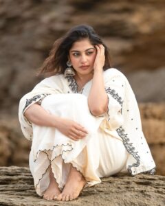 Actress Sona Olickal HD Photos and Wallpapers June 2025