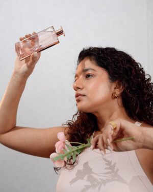 Sonal Aggarwal Instagram - #Gifted | In my soft girl era… 
Because this valentines day is all about An Idôle Affair… 🌸
.
Celebrating with @lancomeofficial Lip Idôle Butter Glow & Lancôme Idôle Perfume

#Lancomelndia #Lancomeldole #Lipldole
#LancomeMakeup #LancomeFragrance #valentinsday