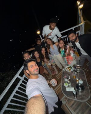 Sonal Aggarwal Instagram - Round-up of one of the best weekends this year… celebrating @iamprabhatchaudhary ‘s birthday for 3 whole days.. complete with sundowners, pickle ball games, exquisite dinners… and the bestest company 😍😍🧿🧿
Oh and bumping into Ranbir Kapoor at the pickleball game was the cherry on top! 🥰❤️
.
#happybirthday #weekendroundup #pinkpeppercorn #ranbirkapoor #prabhatchaudhary 
.