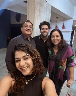 Sonal Aggarwal Instagram - Round-up of one of the best weekends this year… celebrating @iamprabhatchaudhary ‘s birthday for 3 whole days.. complete with sundowners, pickle ball games, exquisite dinners… and the bestest company 😍😍🧿🧿
Oh and bumping into Ranbir Kapoor at the pickleball game was the cherry on top! 🥰❤️
.
#happybirthday #weekendroundup #pinkpeppercorn #ranbirkapoor #prabhatchaudhary 
.