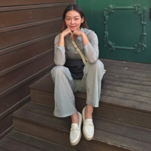 Song Hae-na Instagram - #광고
요즘 자주신는 애착로퍼
만보이상 걸어다녔는데도 너무 편안하게 다녔어요
엄마는 가죽 나는 스웨이드로 커플신발 맞추공~~

2월15일에 온스타일에서 런칭한다고하니
정말 예쁘고 발이 편한슈즈를 찾으시면 추천!!!🎊
#락포트 #락포트로퍼 #cj온스타일
