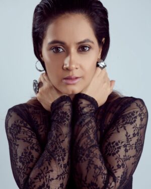 Sonia Balani Instagram - 🦅 

📸: @amolswarnakar
Makeup: @celebsmakeupbysejal 
Hair: @jayshreethakkarhairartist