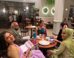 Sonia Balani Instagram - Friends roundtable ❤️⭐️

@siddhi_idnani @iyogitabihani @adah_ki_adah 

#thekeralastory 
.

.
.
.
.
#keralastory
#actor 
#bollywood 
#actress 
#soniabalani
