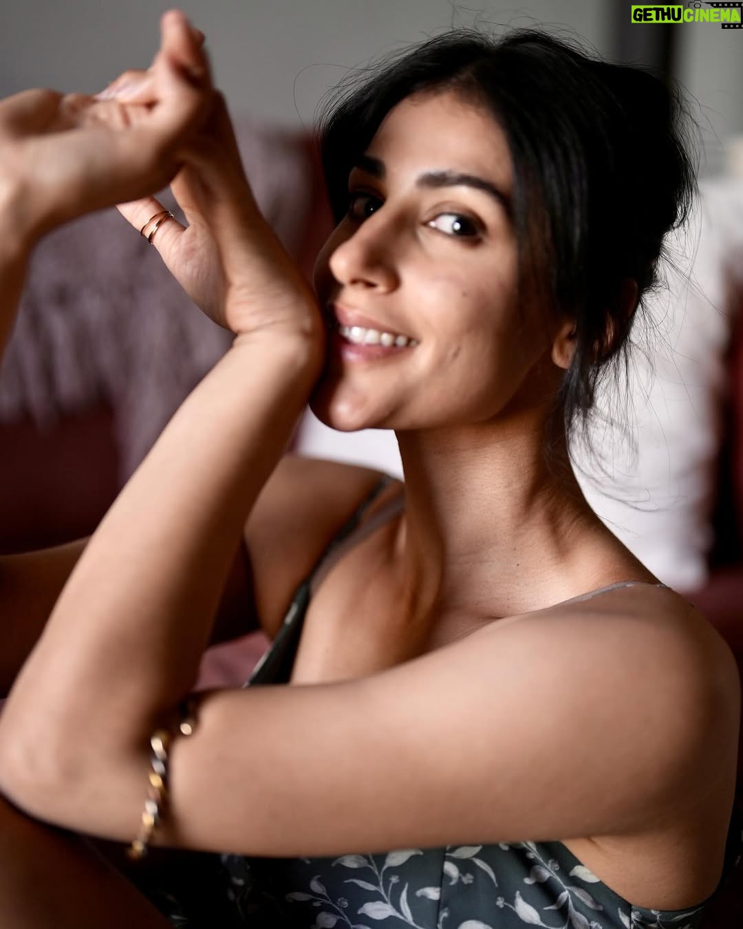 Sonia Rathee - 11.9K Likes - Leave it to @lala_photuwale to capture the moments in between 🤍
Ta ta ta ra, ta ta ra ra 🎶