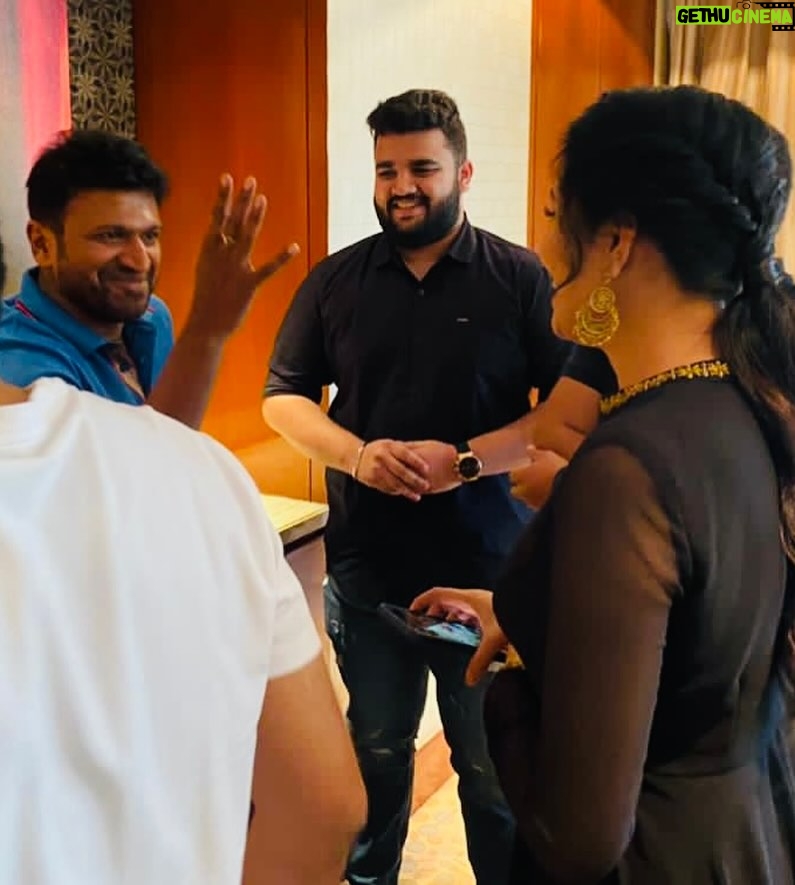 Sonu Gowda - 49.7K Likes - Happy birthday dearest Appu❤️🤗❤️🤗❤️ you are always a blessing to me 🤗🤗🤗 I’m glad I knew in person.. 🤗🤗🤗