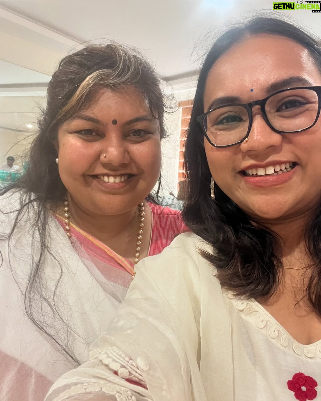 Sonu Venugopal - 26K Likes - Thank you for the honour Karnataka Pradesh Congress Committee, Hon CM and DY CM and @sowmyareddy_official.
A little bit of context - On the ocassion of Smt Indira Gandhiās birth anniversary, KPCC chose to honour women from various fields (All doing some fantastic work) and I was one among them. As a comedian, I feel a bit awkward to be amongst these wonderful ladies who are working every single day to make this country a better one, but it also makes me realise my responsibility, to make someoneās day better and this wouldnāt have happened if you didnāt support me in my journey.
So, to everyone who is reading this - THANK YOU!
šø @sham.mov