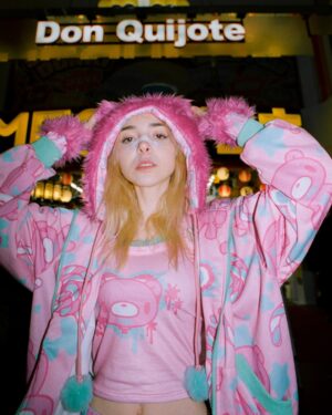 Sophie Luborsky Instagram - @sophiep0wers for yokogao

@sophiep0wers landed in Tokyo to celebrate her collaboration with @gloomybearofficial, marking the character’s 25th anniversary with a limited collection in partnership with @acdcrag_harajuku. She took over the night with a rave alongside @subcultureparty & @kyun__desu_.  We took Sophie on a trip through the streets of Shibuya in one of the three colorways of the Gloomy Bear collab.

Photos by @_nuts.tokyo_